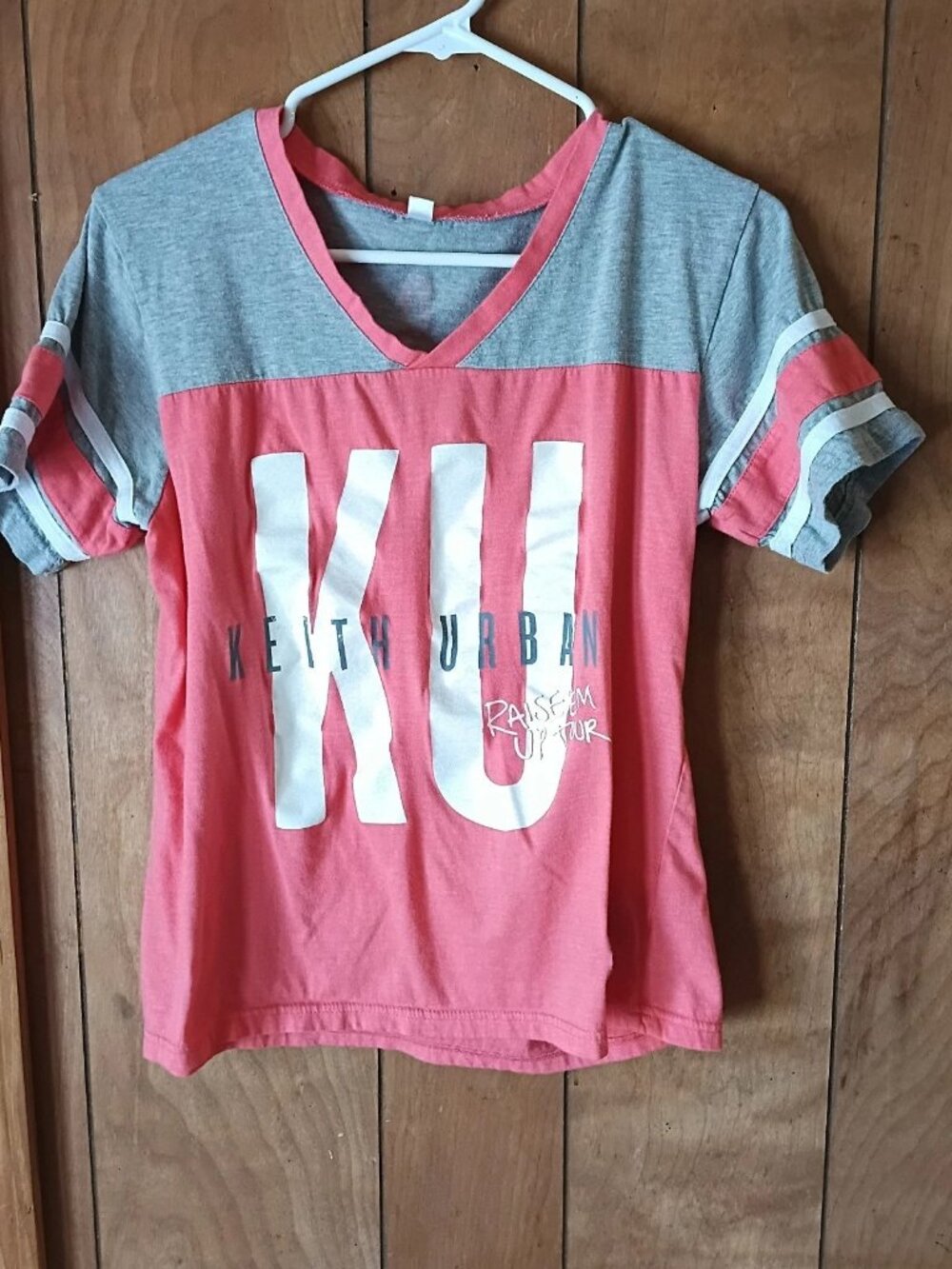 KU Graphic V-Neck Tee Pink Gray Short Sleeve Size Large Cotton Blend Y2K